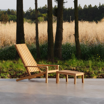 Between Lines Deck Chair by Fritz Hansen