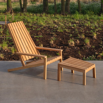Between Lines Deck Chair by Fritz Hansen