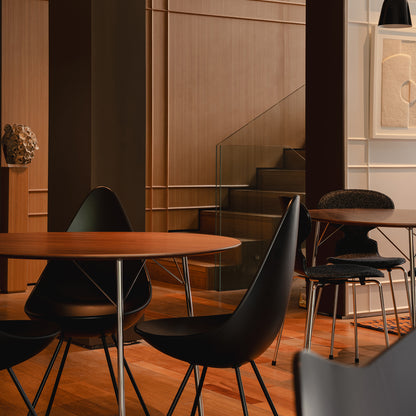 Drop Dining Chair Plastic (3110) by Fritz Hansen - Black / Chromed Steel