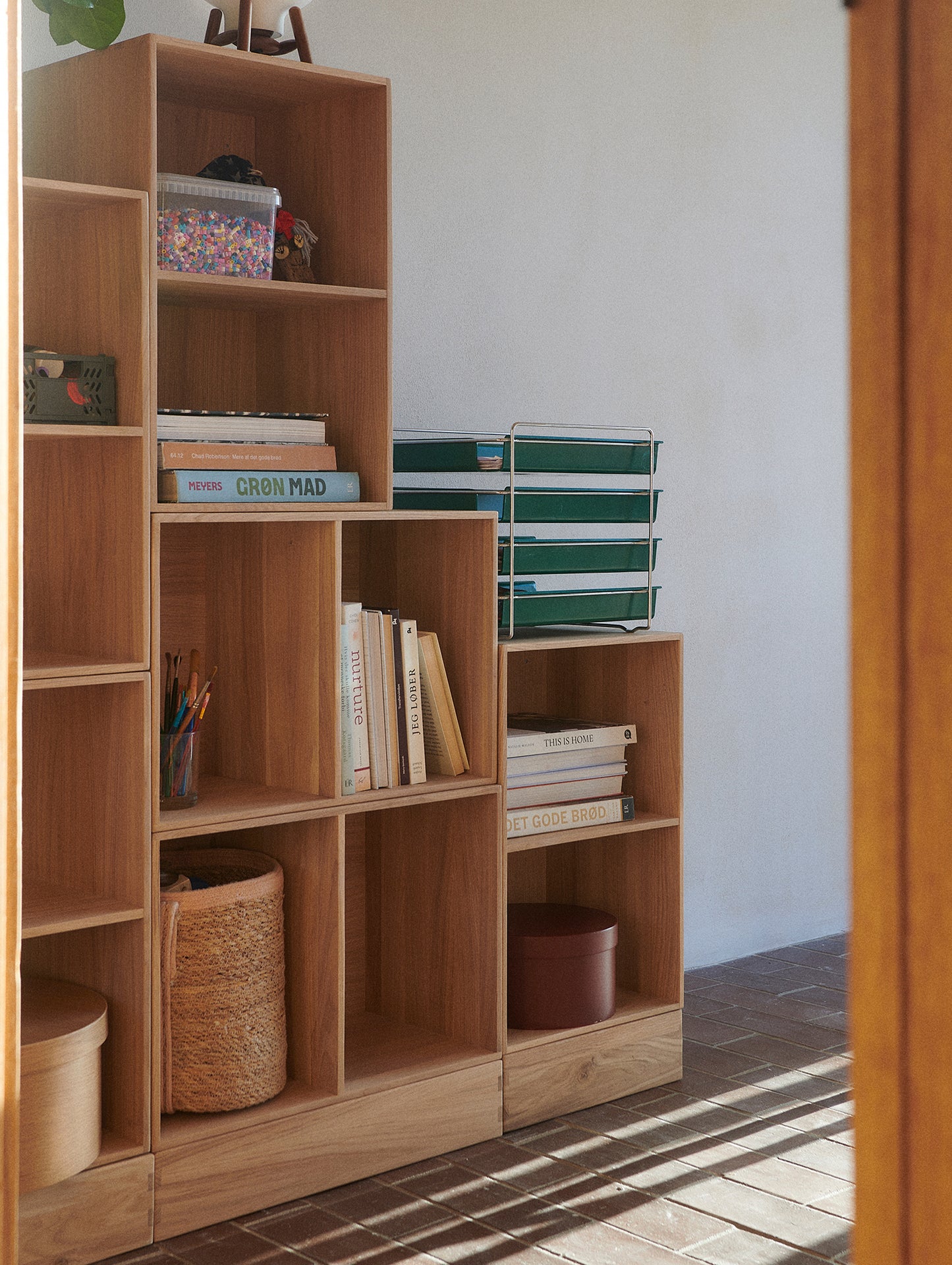 B98 Bookcase by FDB Mobler