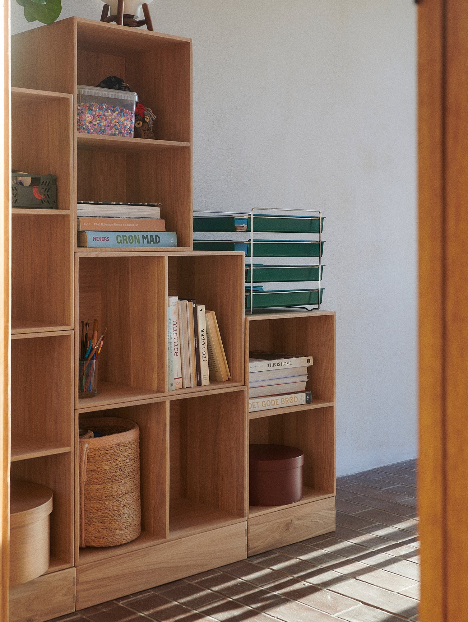 B98 Bookcase by FDB Mobler