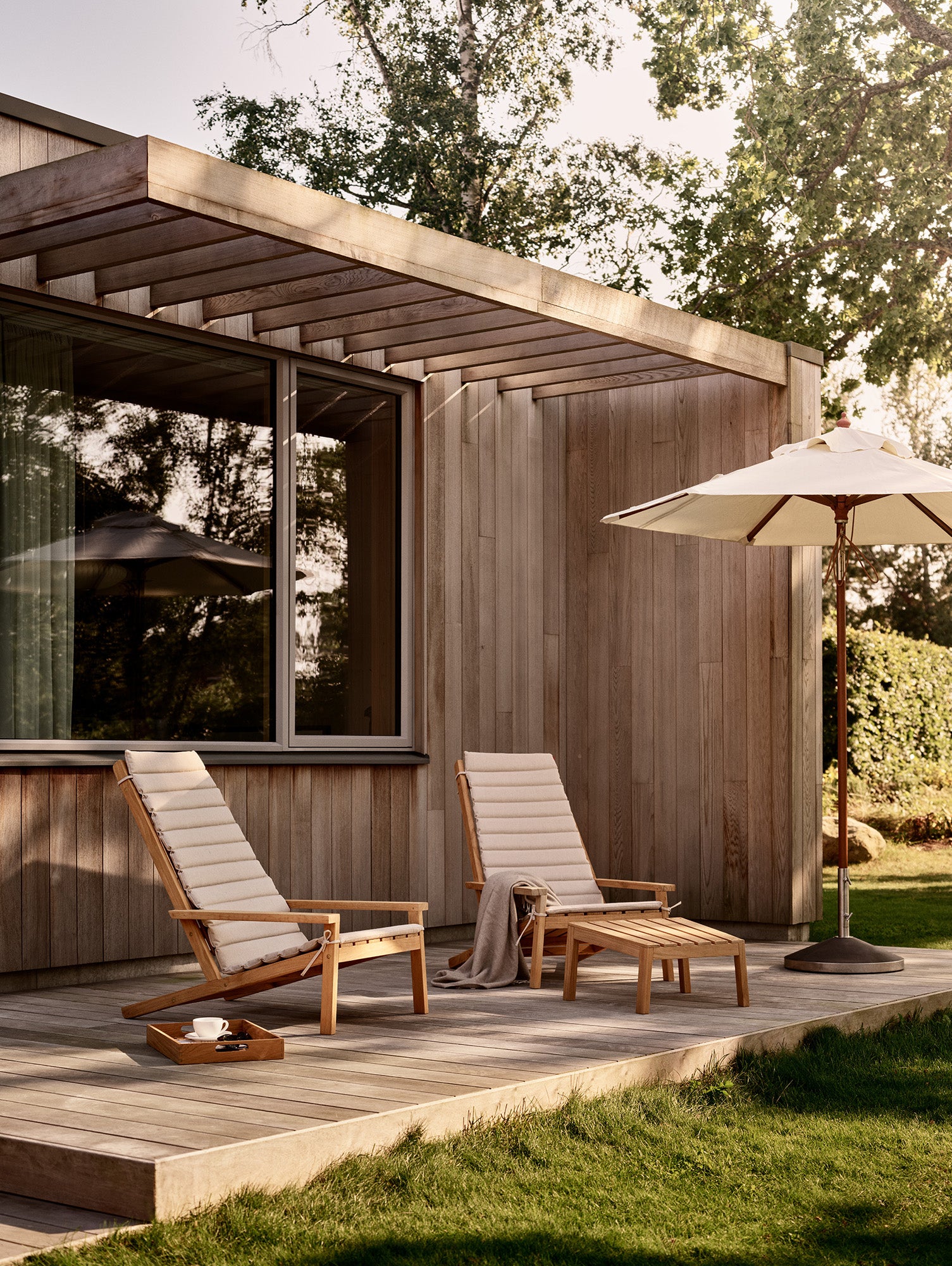 Between Lines Deck Chair by Fritz Hansen