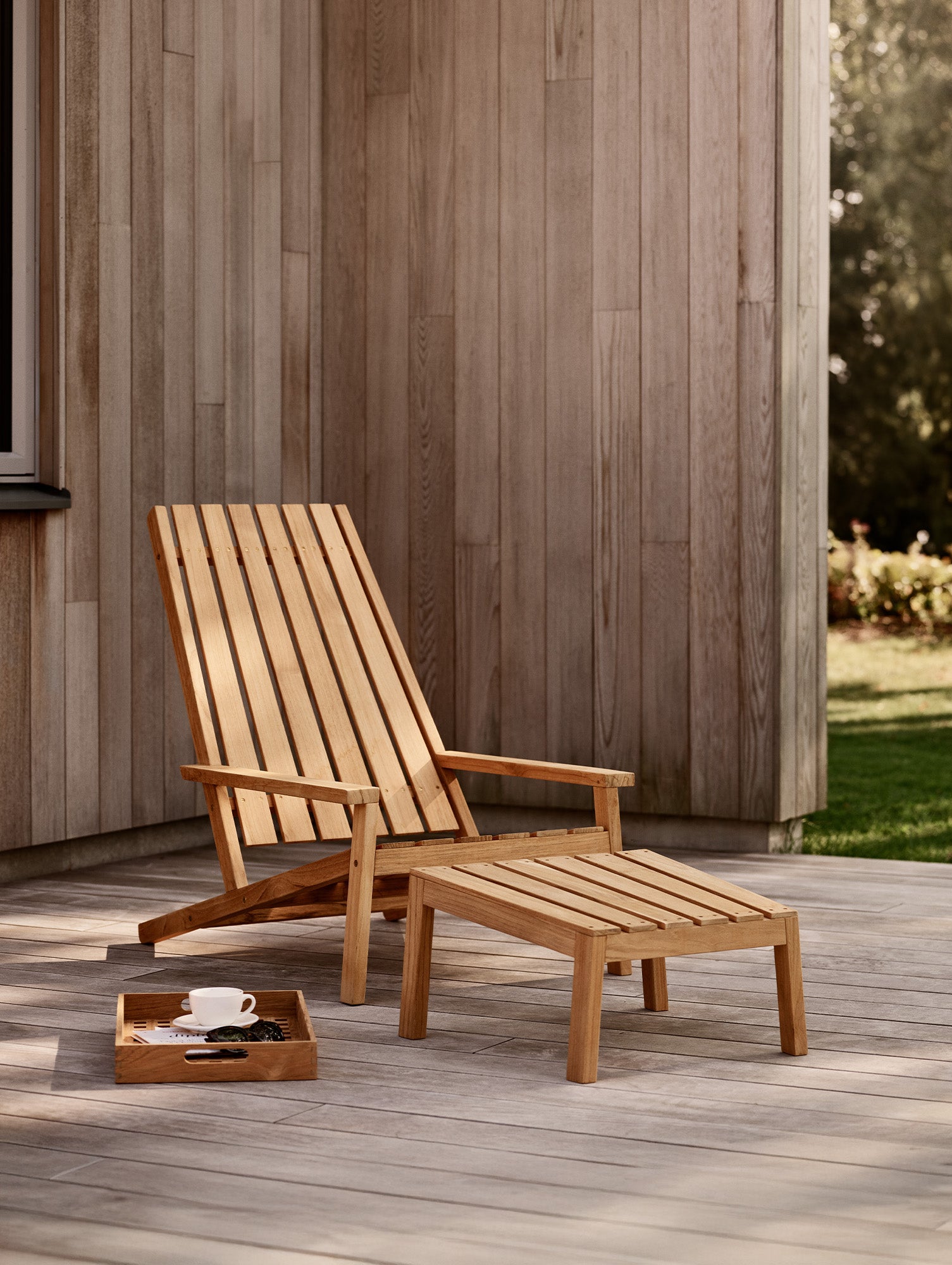 Between Lines Deck Chair by Fritz Hansen