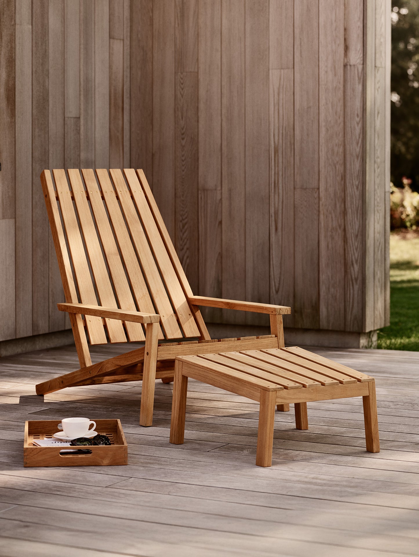 Between Lines Deck Chair by Fritz Hansen