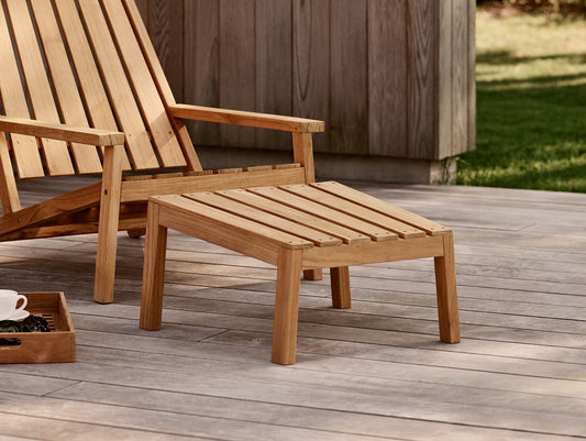 Between Lines Deck Stool by Fritz Hansen