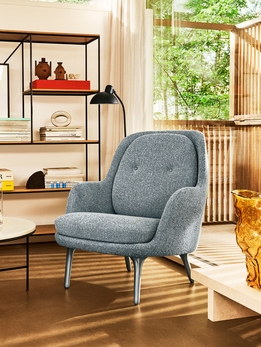 Fri Lounge Chair JH4 - Single Upholstery by Fritz Hansen / Safire 012