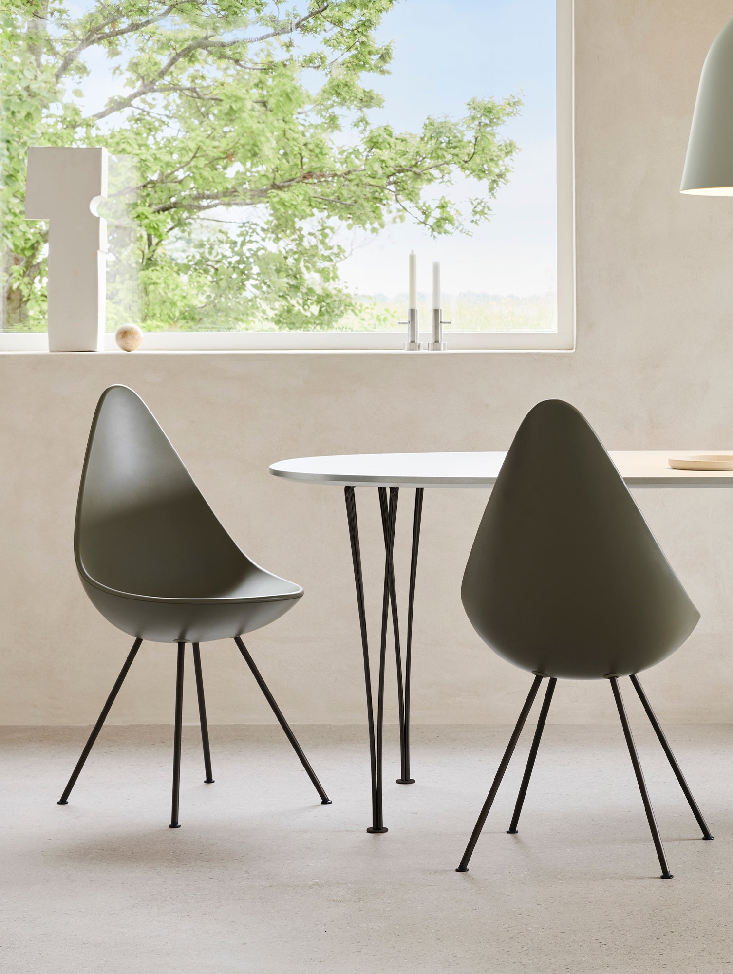 Drop Dining Chair Plastic (3110) by Fritz Hansen - Olive Green 
