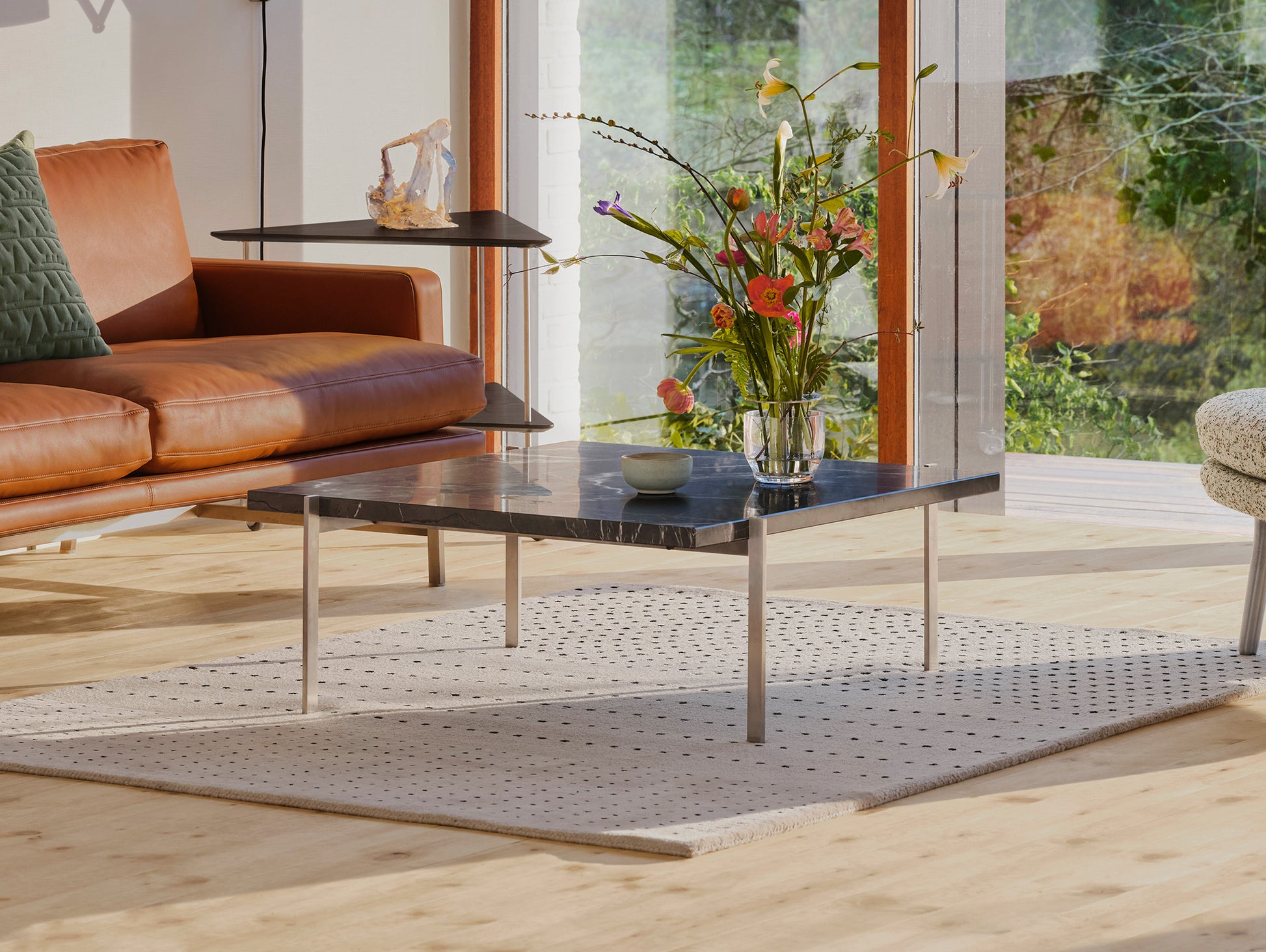 PK61 Coffee Table by Fritz Hansen - Black Marble Honed