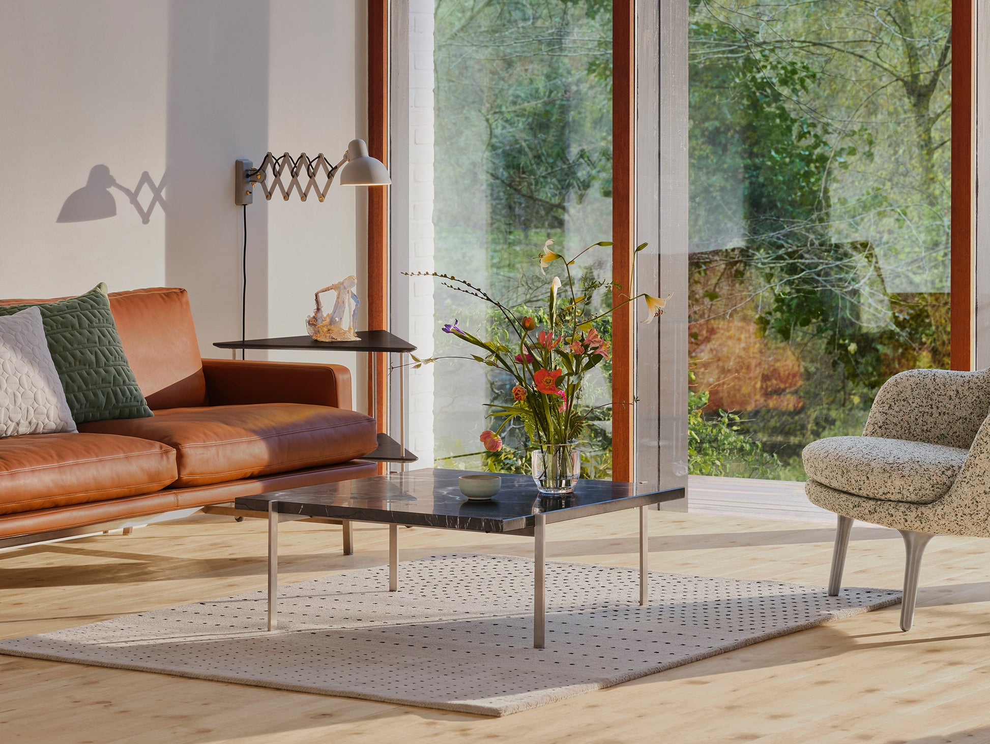 PK61 Coffee Table by Fritz Hansen  - Black Marble Honed