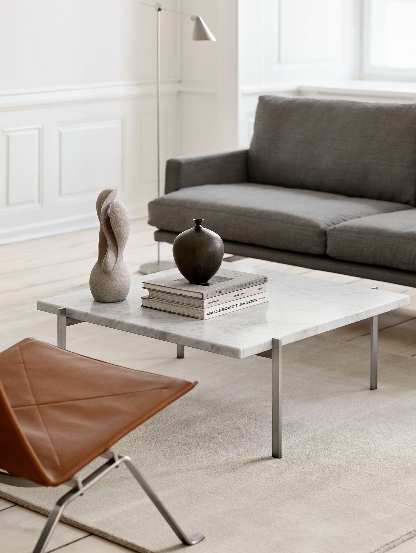 PK61 Coffee Table by Fritz Hansen  - White Marble Honed