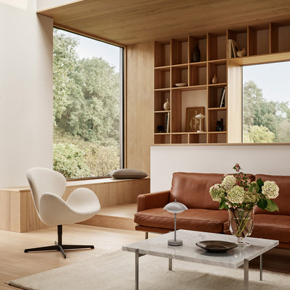 PK61A Coffee Table by Fritz Hansen 