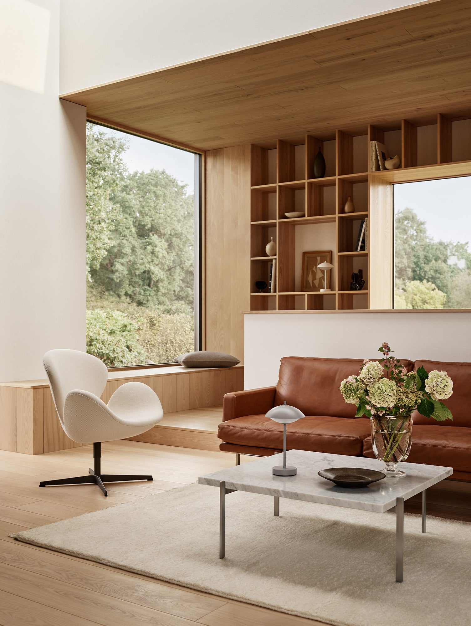 PK61A Coffee Table by Fritz Hansen 
