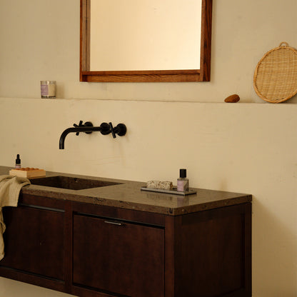 Symmetry Mirror by Frama