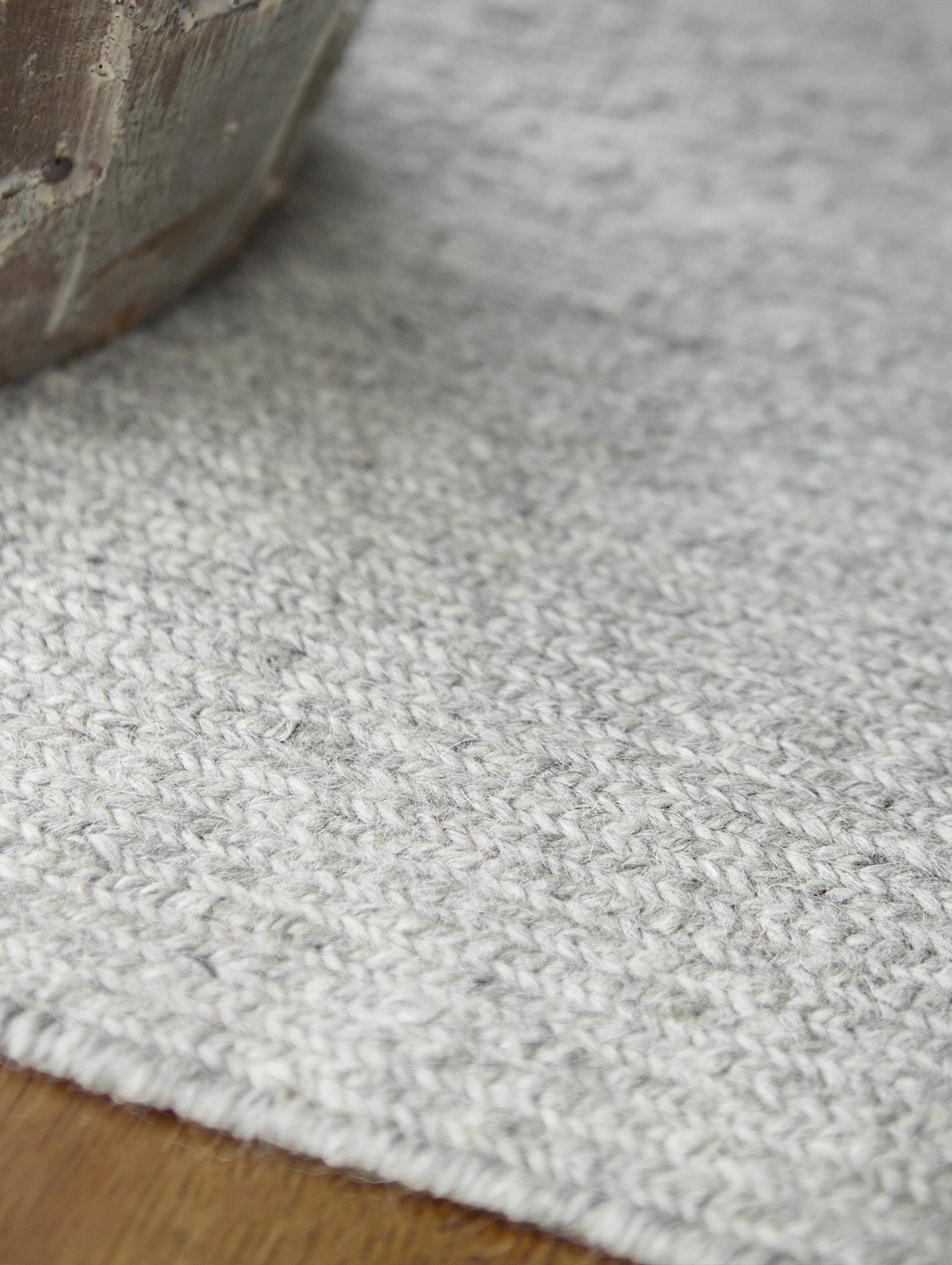 Bjork Rug by Fabula Living - Off White / Light Grey 1127