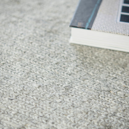 Bjork Rug by Fabula Living - Off White / Light Grey 1127