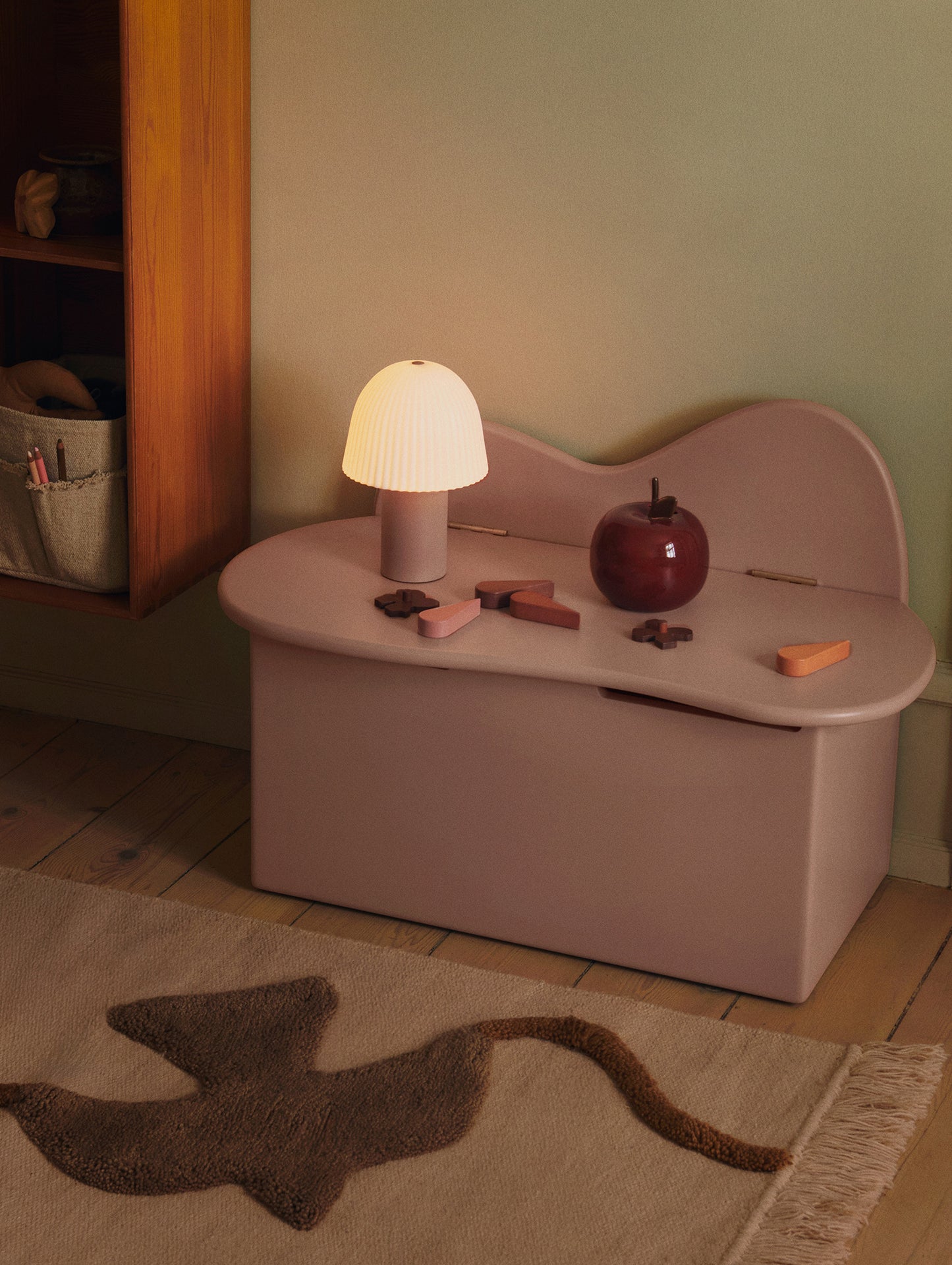 Frill Portable Lamp by Ferm Living - Rose