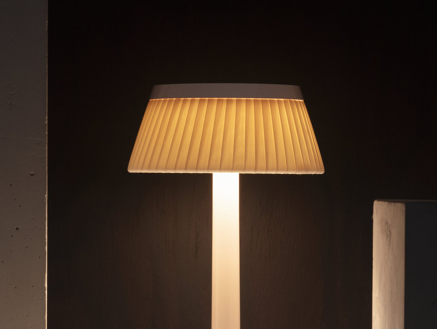 Bon Jour Unplugged Portable Lamp Crown