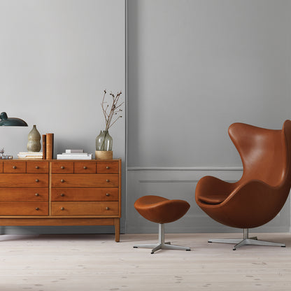 Egg Footstool by Fritz Hansen - Walnut Grace Leather