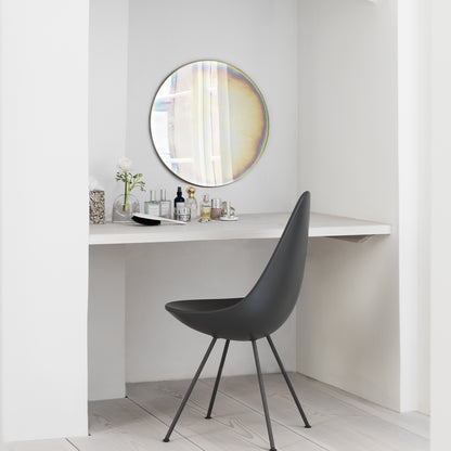 Drop Dining Chair Plastic (3110) by Fritz Hansen - Black / Black Base