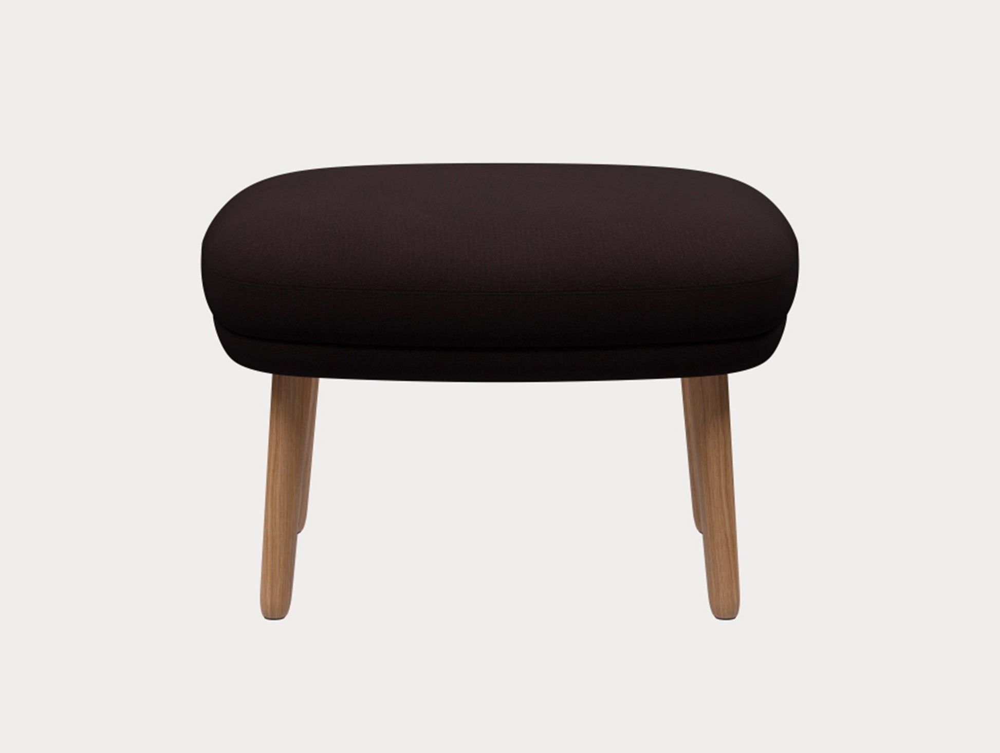 Fri Ottoman by Fritz Hansen - JH15 / 
Outside: Christianshavn 1142 / Seat: Christianshavn 1142