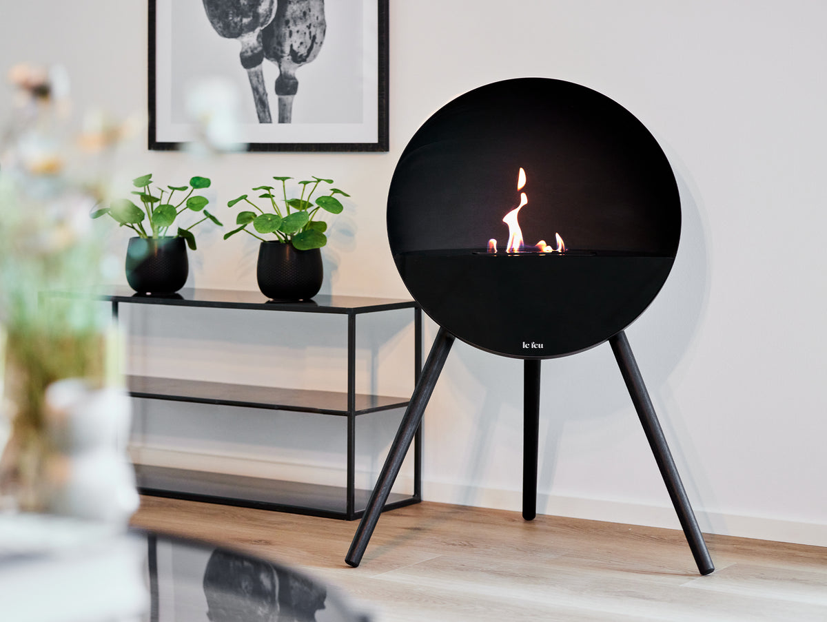Le Feu Eye Fireplace with Black Body, Black Top, Black Front and Black Oak Base