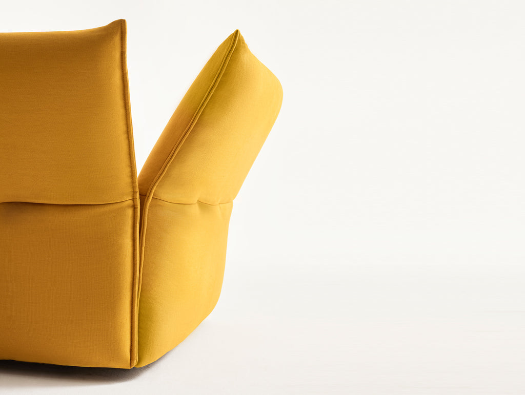 Mariposa club online armchair