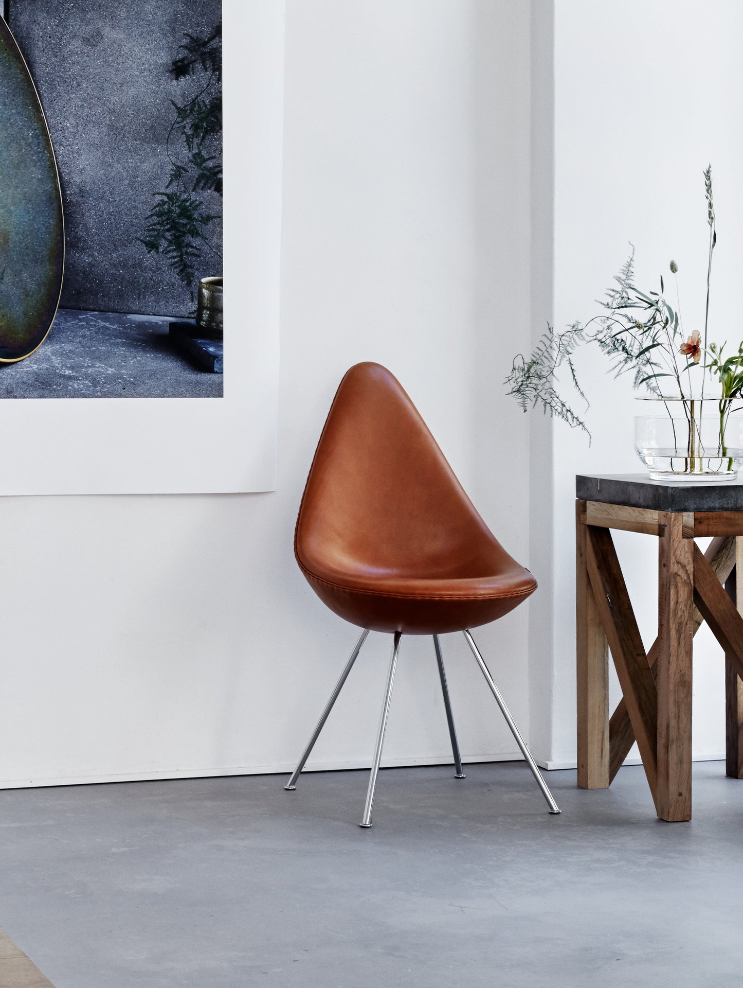 Drop Dining Chair 3110 by Fritz Hansen - Walnut Grace Leather / Chromed Steel