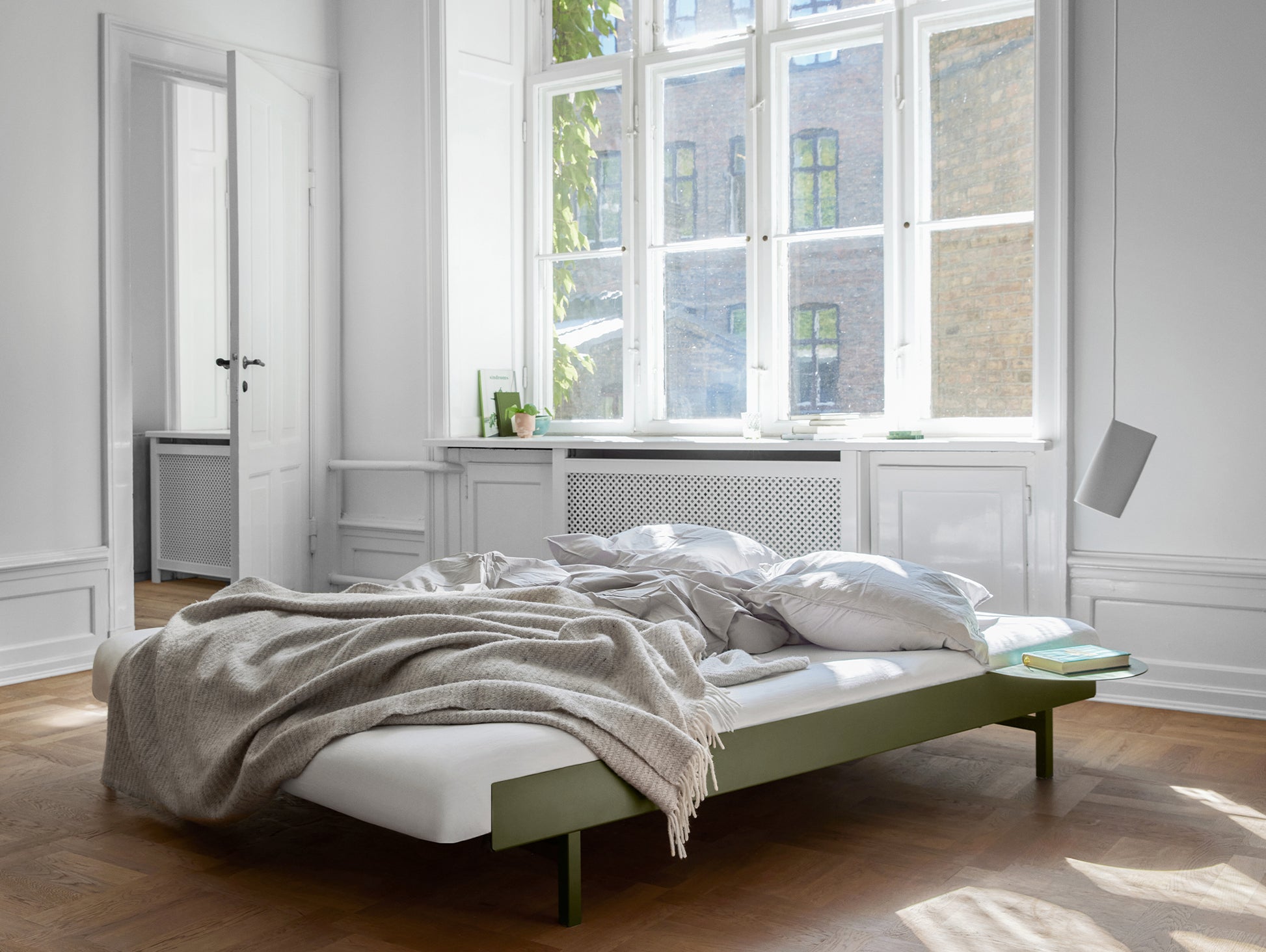 Moebe Bed 90-180 cm - Pine Green