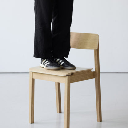 Everyday Chair by Moebe - Lacquered Oak