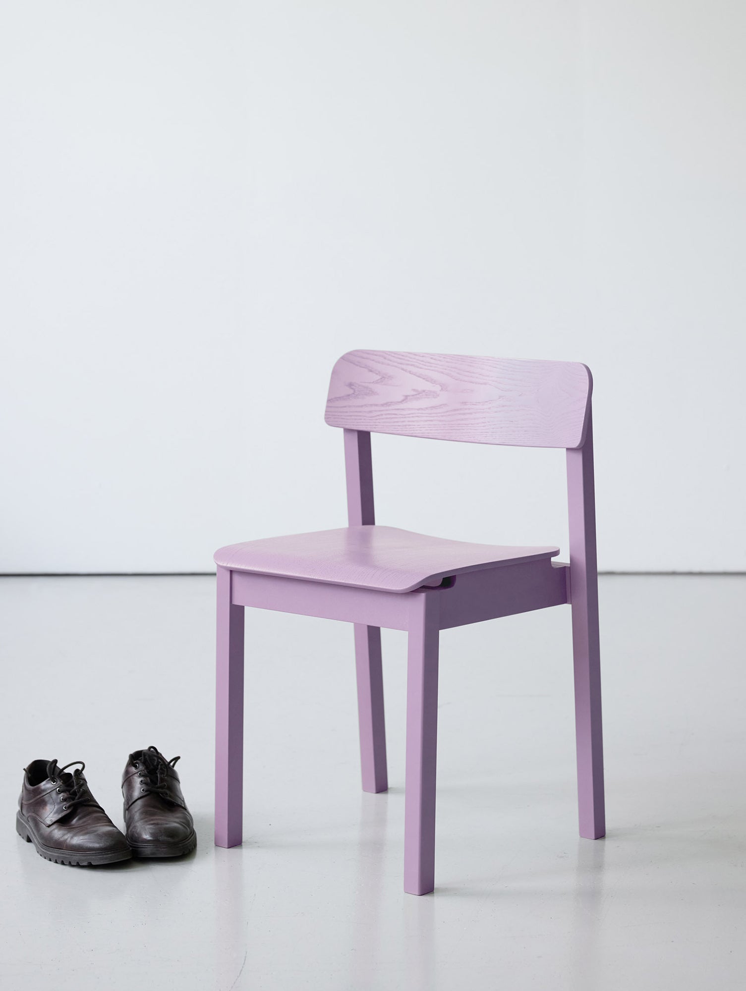 Everyday Chair by Moebe - Soft Lavender Lacquered Oak