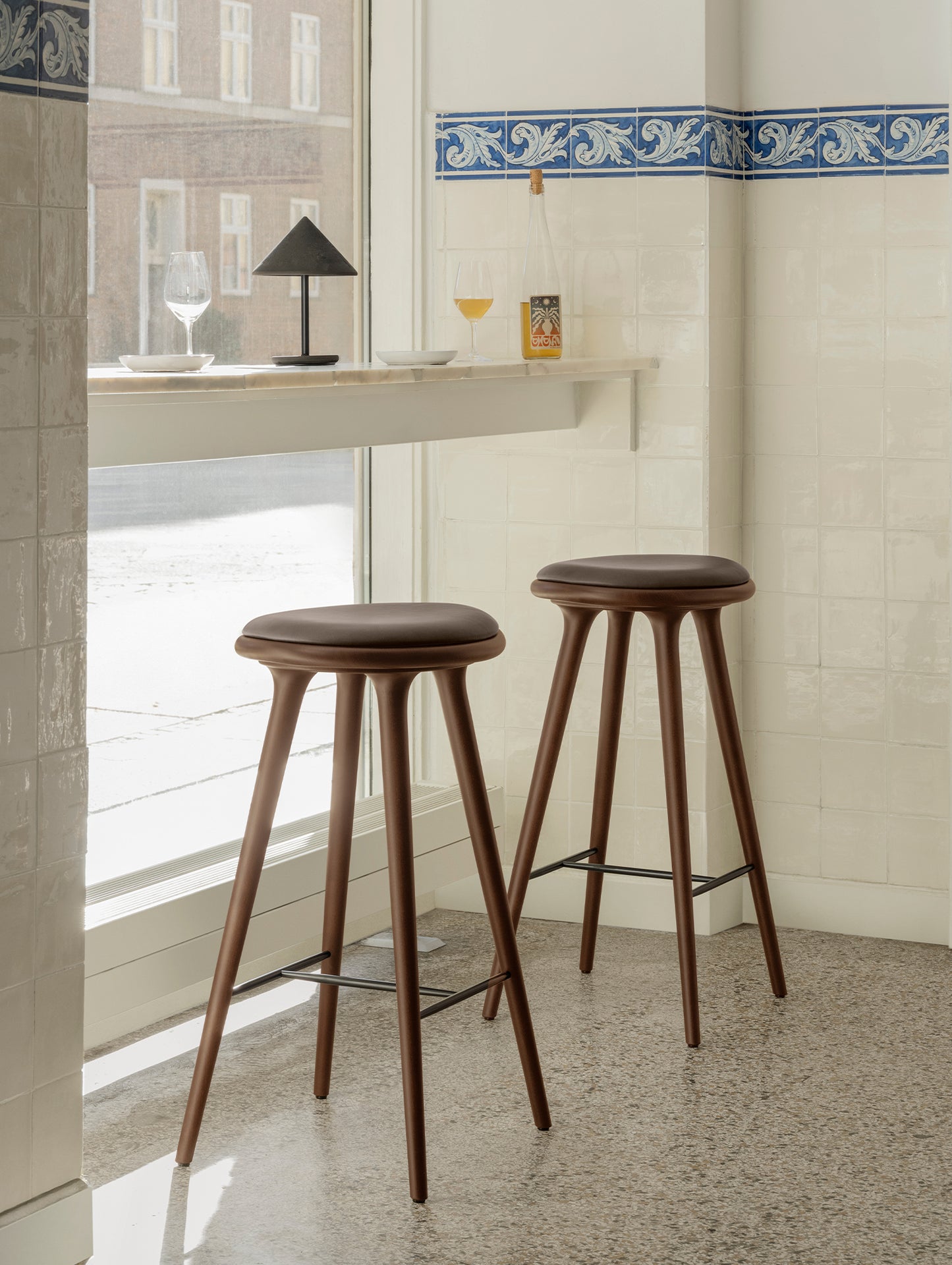 Mater High Stool - Brown Stained Beech Base / Dark Brown Nuance Leather