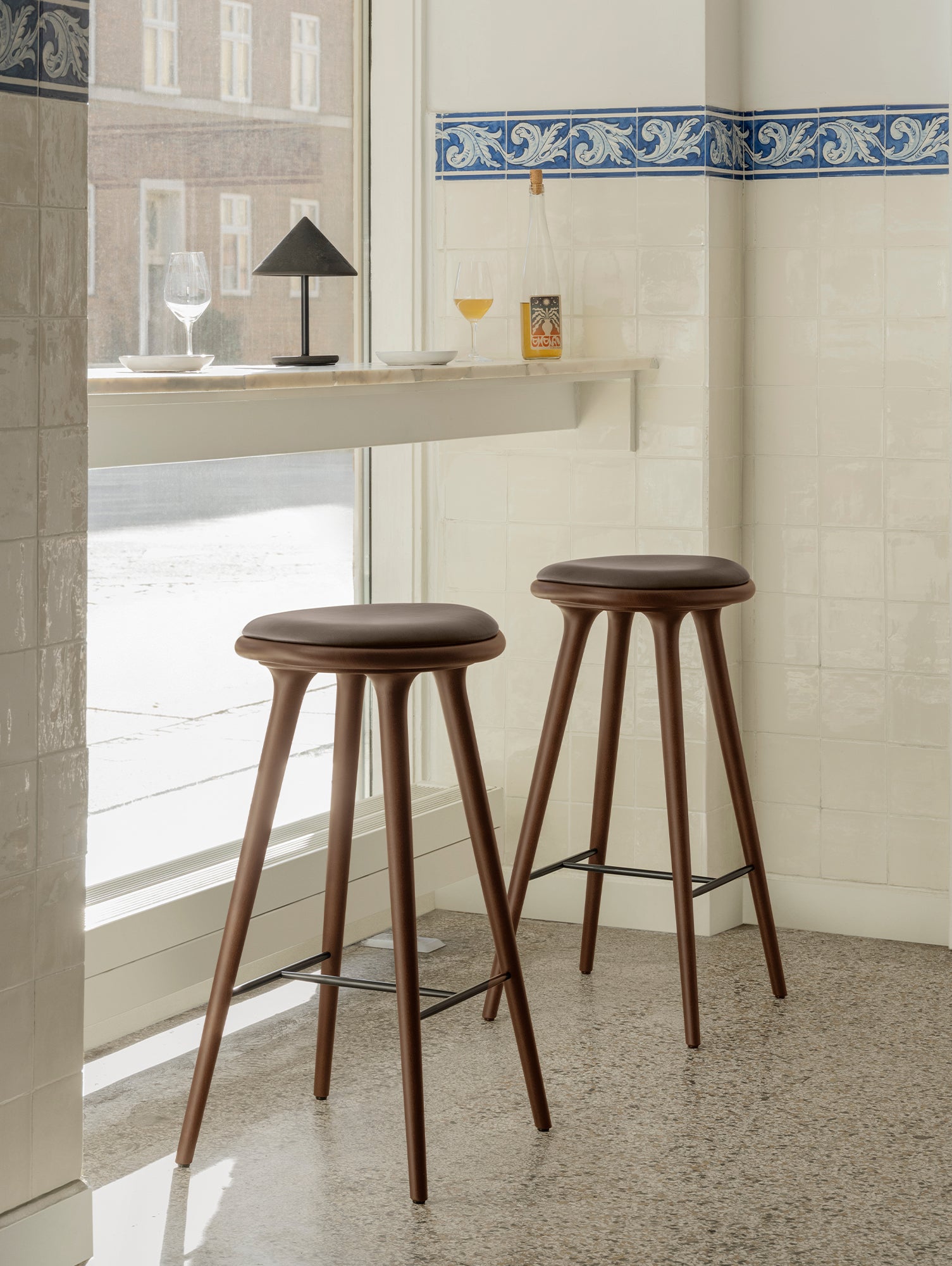 Mater High Stool - Brown Stained Beech Base / Dark Brown Nuance Leather