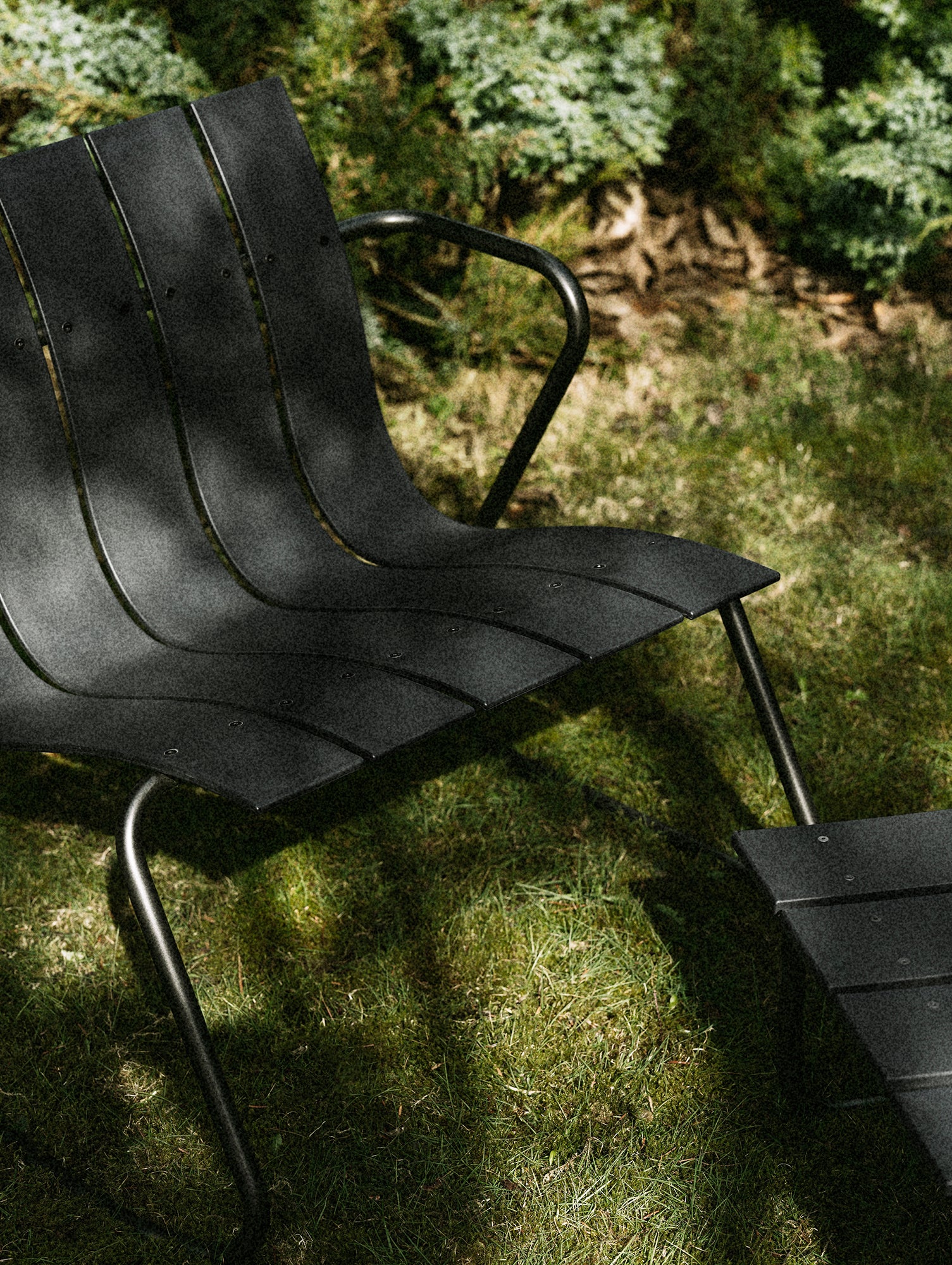 Ocean Lounge Chair by Mater - Black