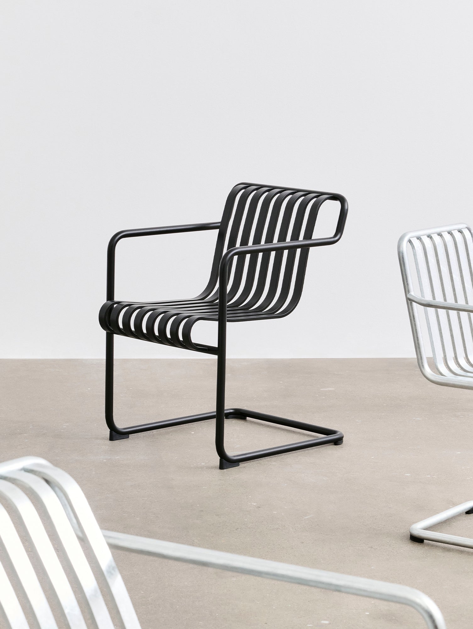 Palissade Cantilever Dining Armchair by HAY - Anthracite