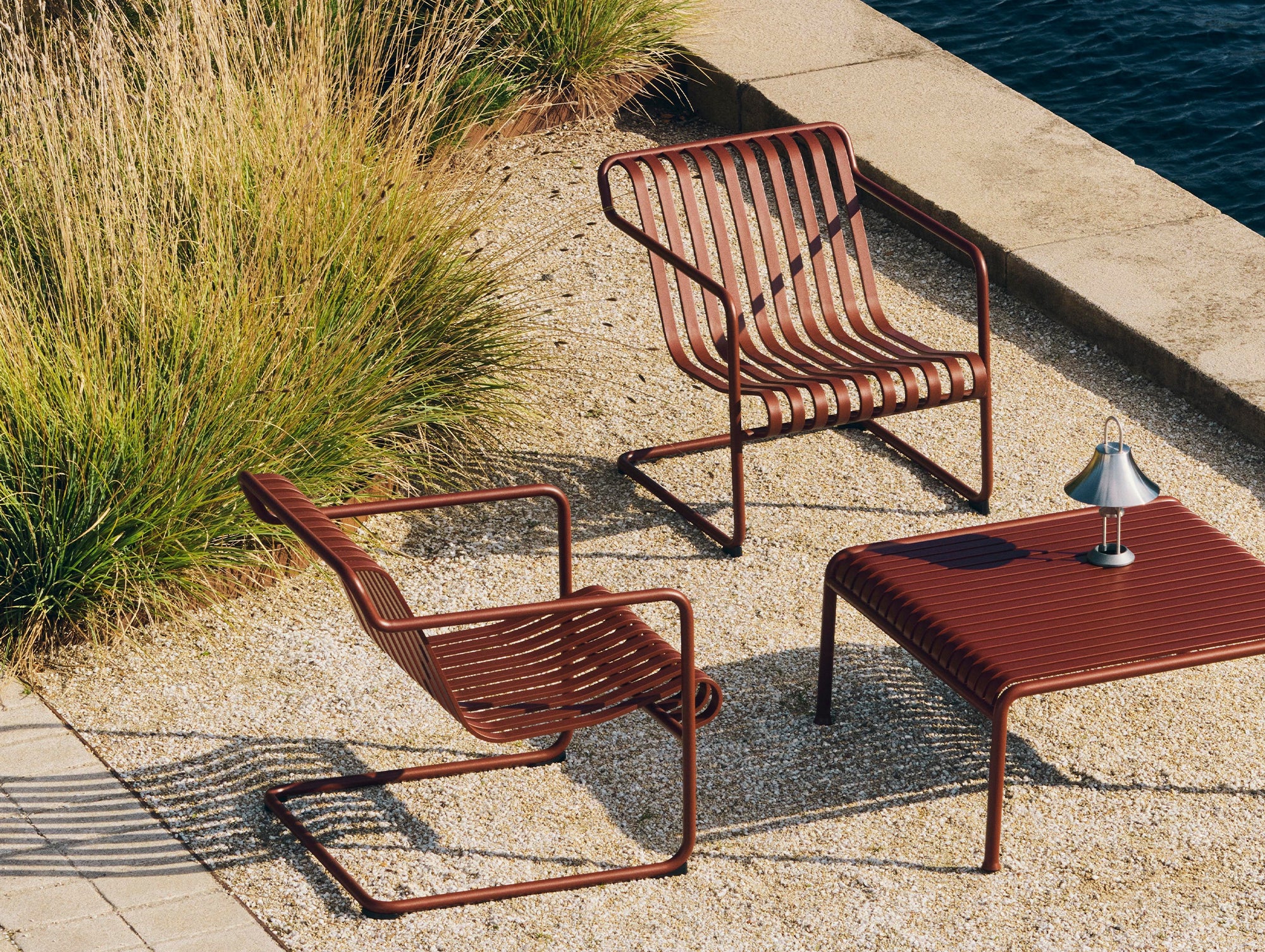 Palissade Cantilever Lounge Chair Low by HAY – Really Well Made