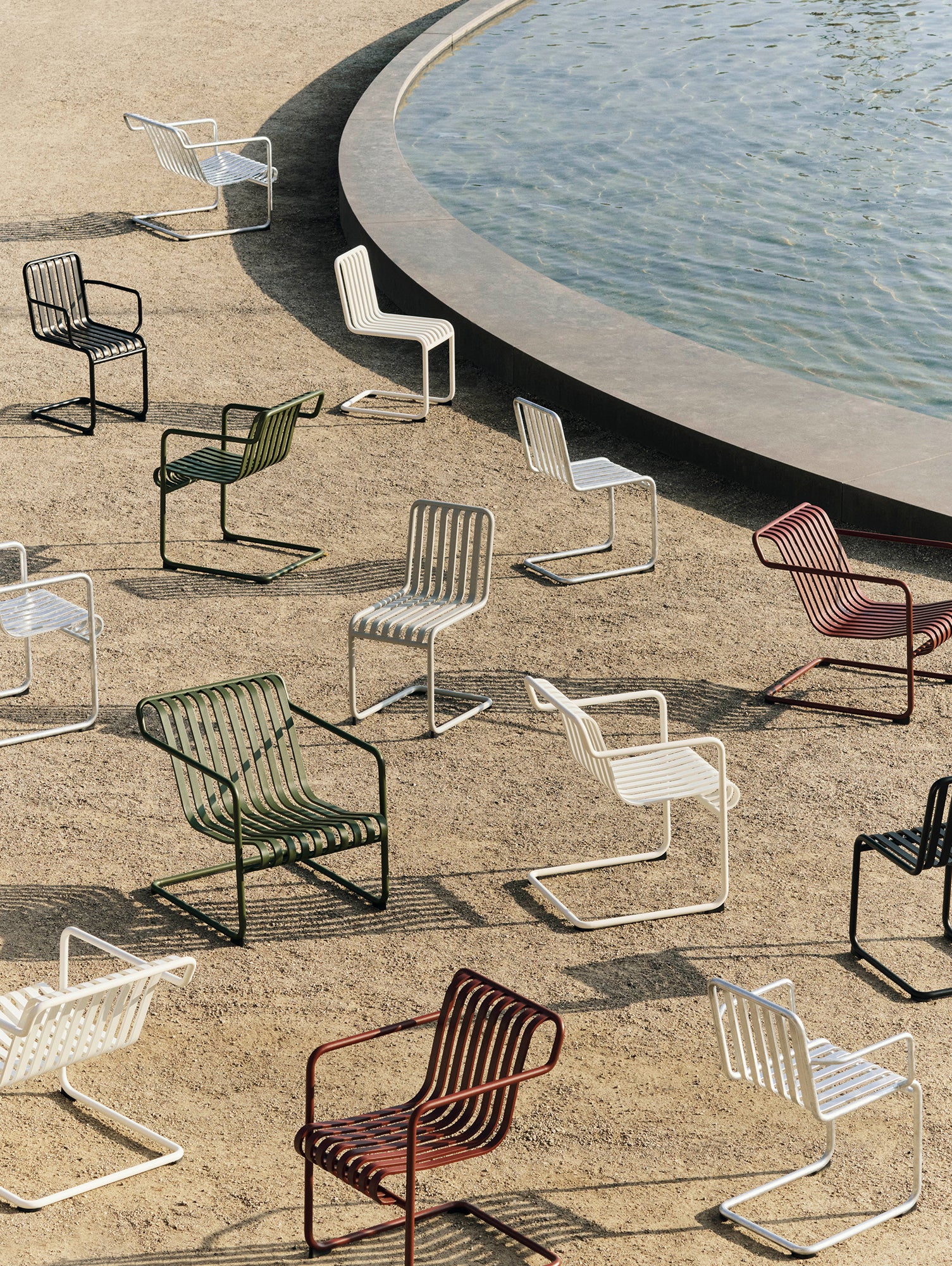 Palissade Cantilever Family by HAY 