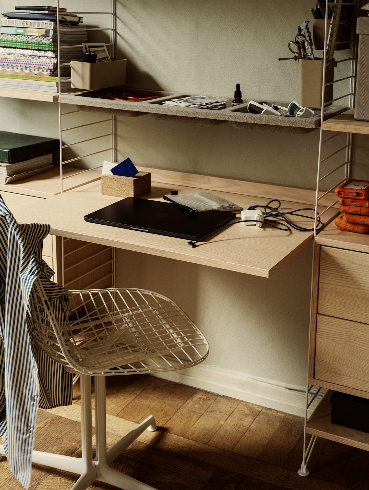 String System Work Desk - Ash