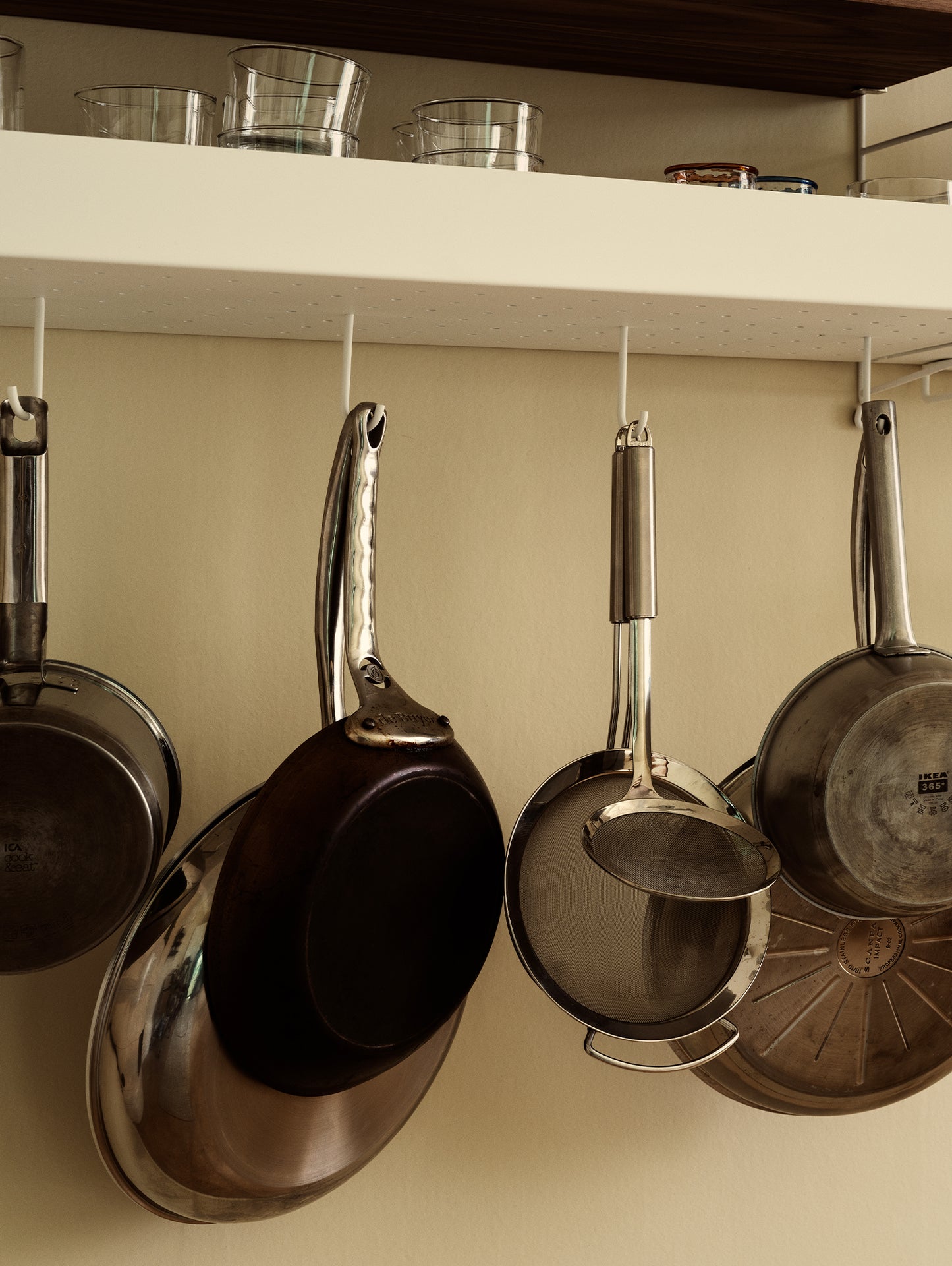 String Metal Shelves