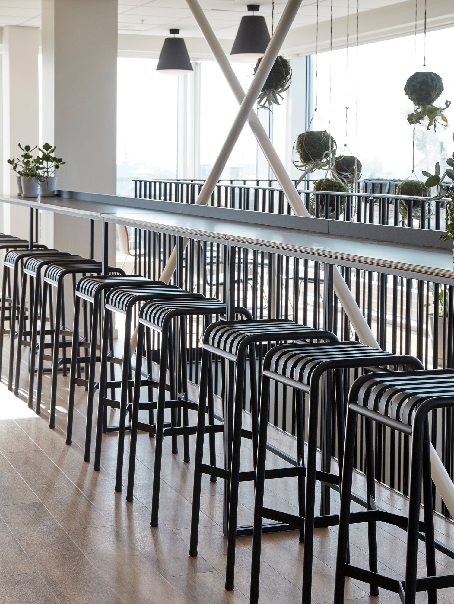 Palissade Bar Stool by HAY - Anthracite