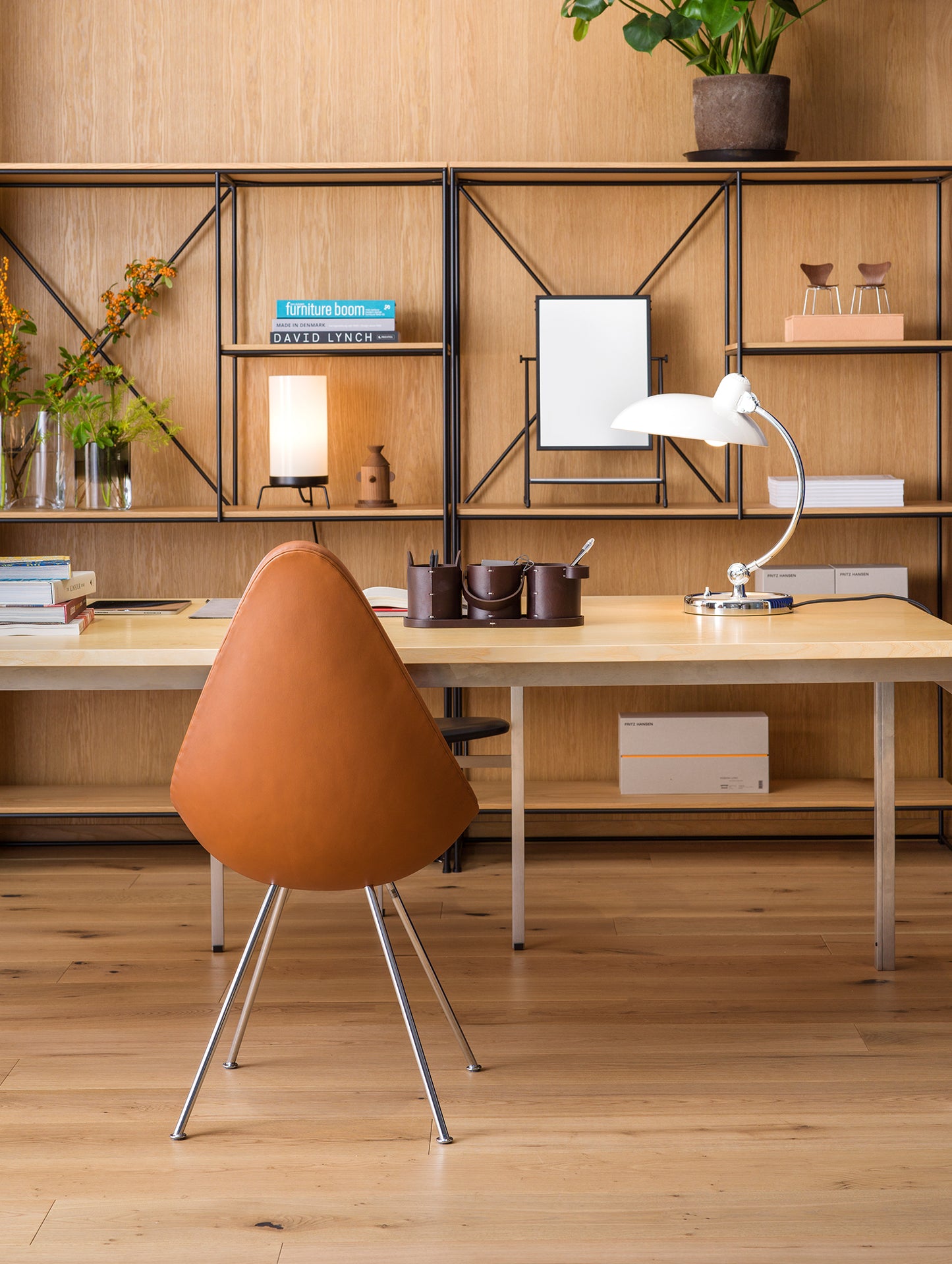 Drop Dining Chair 3110 by Fritz Hansen - Walnut Grace Leather / Chromed Steel