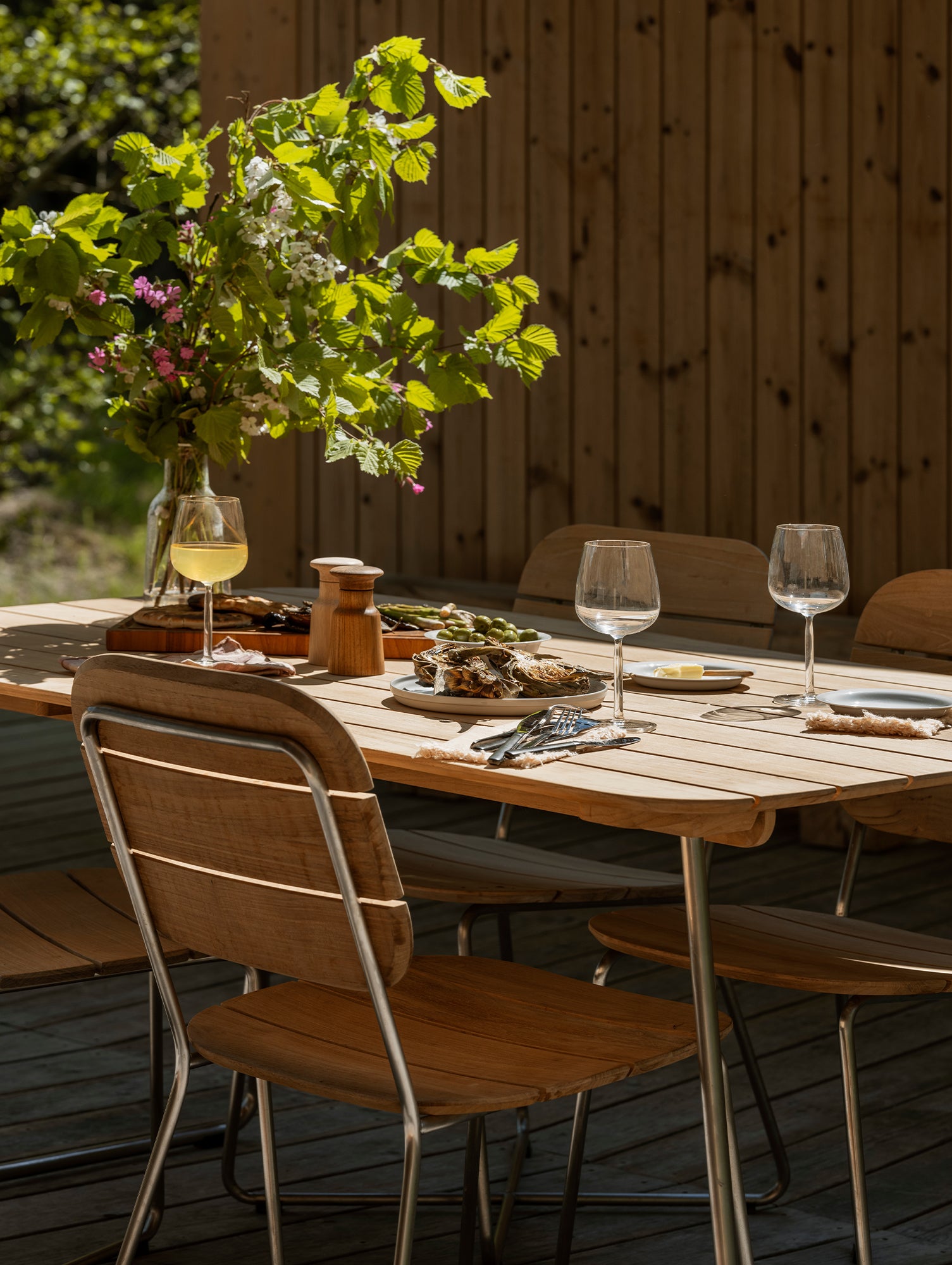 Lilium Table by Fritz Hansen