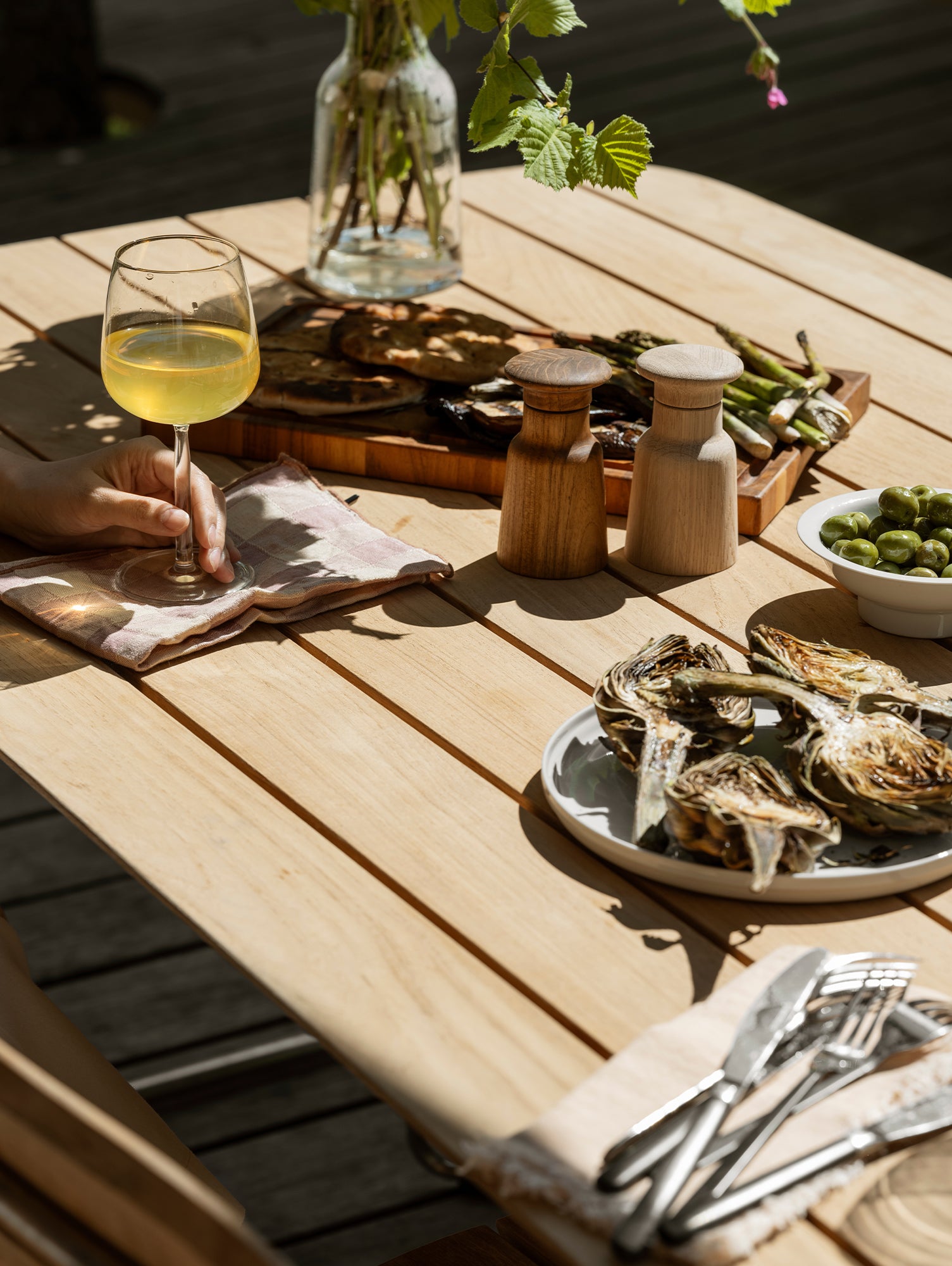 Lilium Table by Fritz Hansen