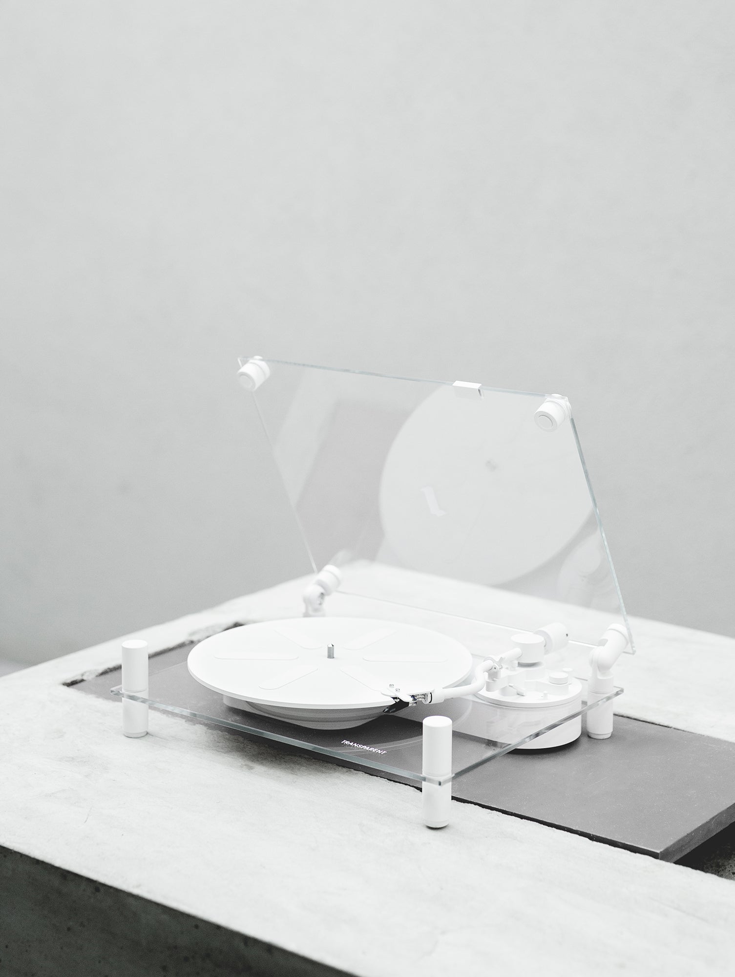 Transparent Turntable by Transparent - White