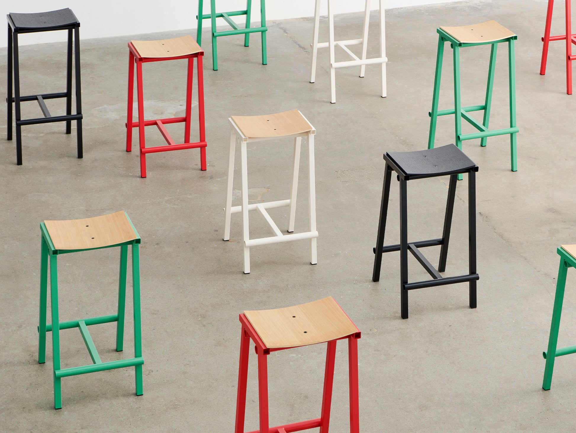 Taburete 8 Bar Stool by HAY 