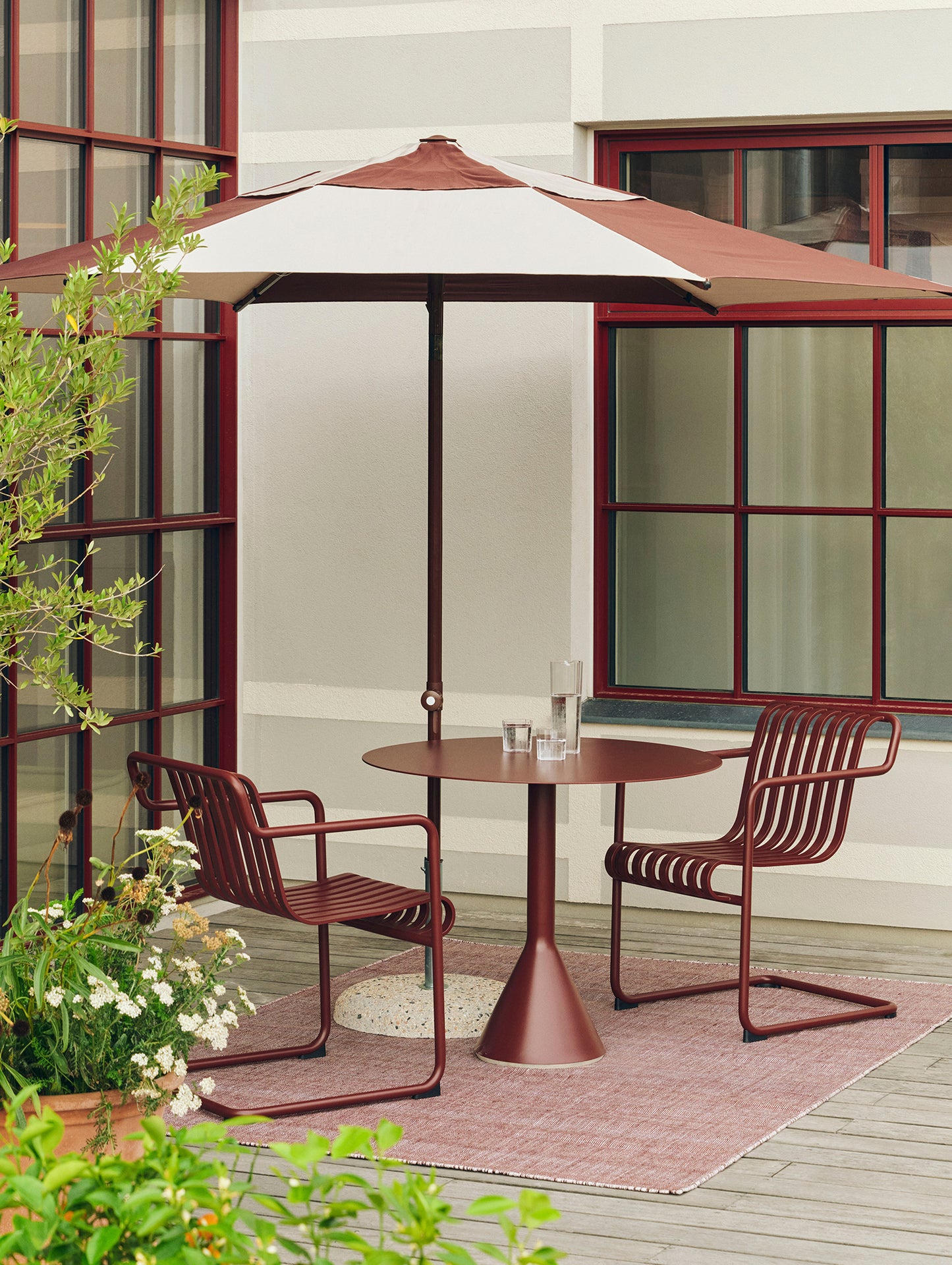 Palissade Cantilever Dining Armchair by HAY - Iron Red