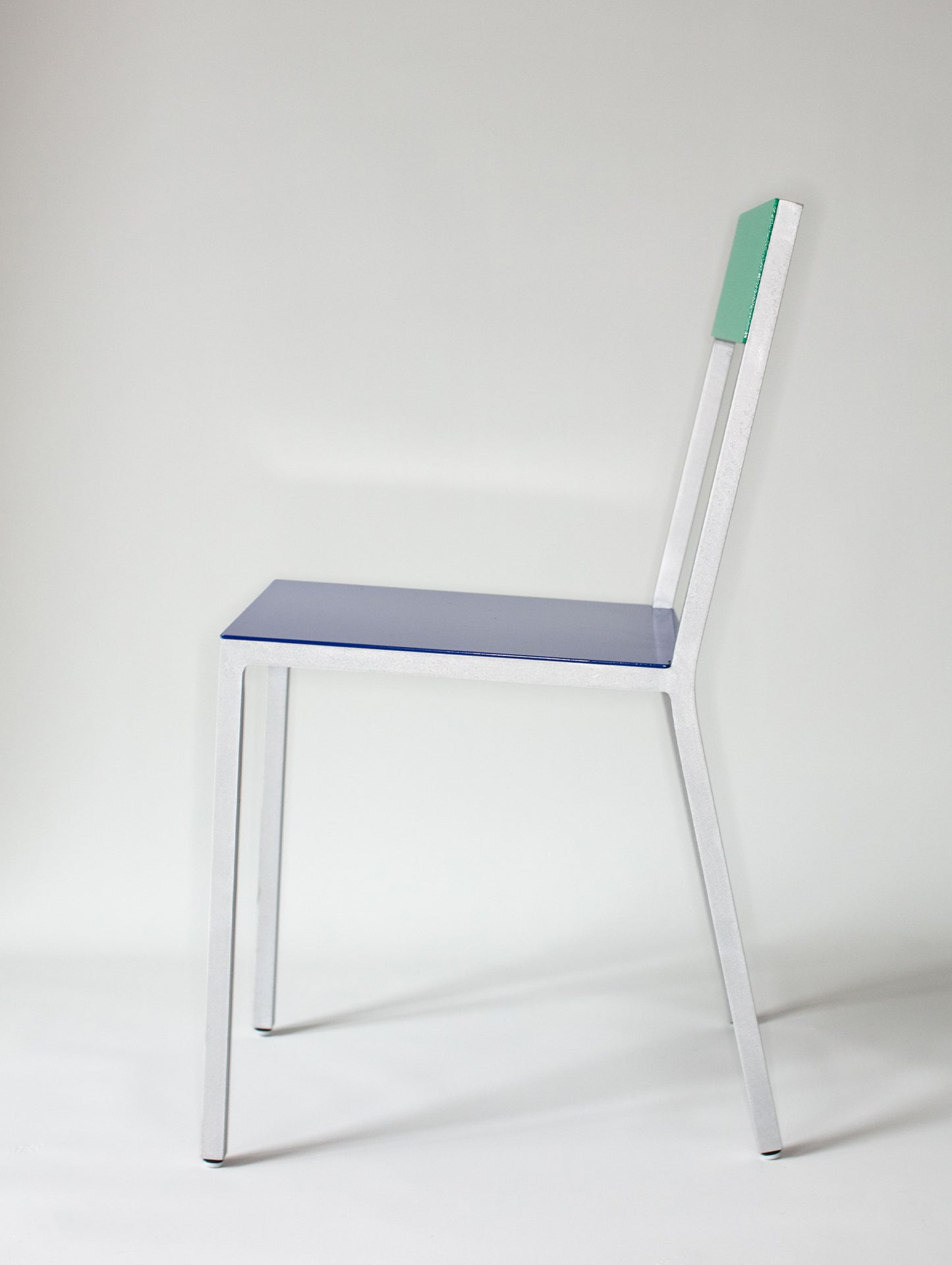 Alu Chair by Valerie Objects - Dark Blue Seat / Green Back