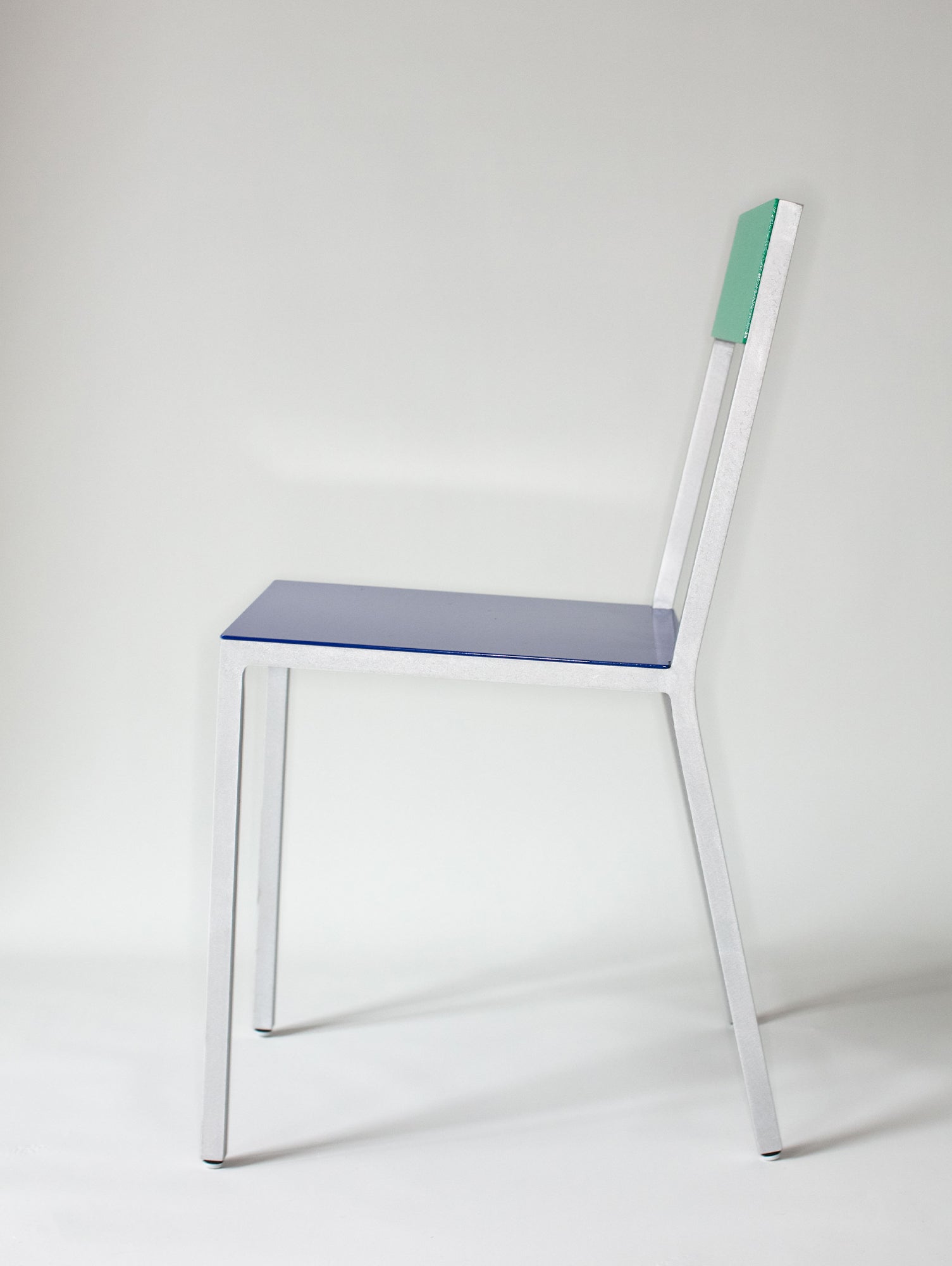 Alu Chair by Valerie Objects - Dark Blue Seat / Green Back