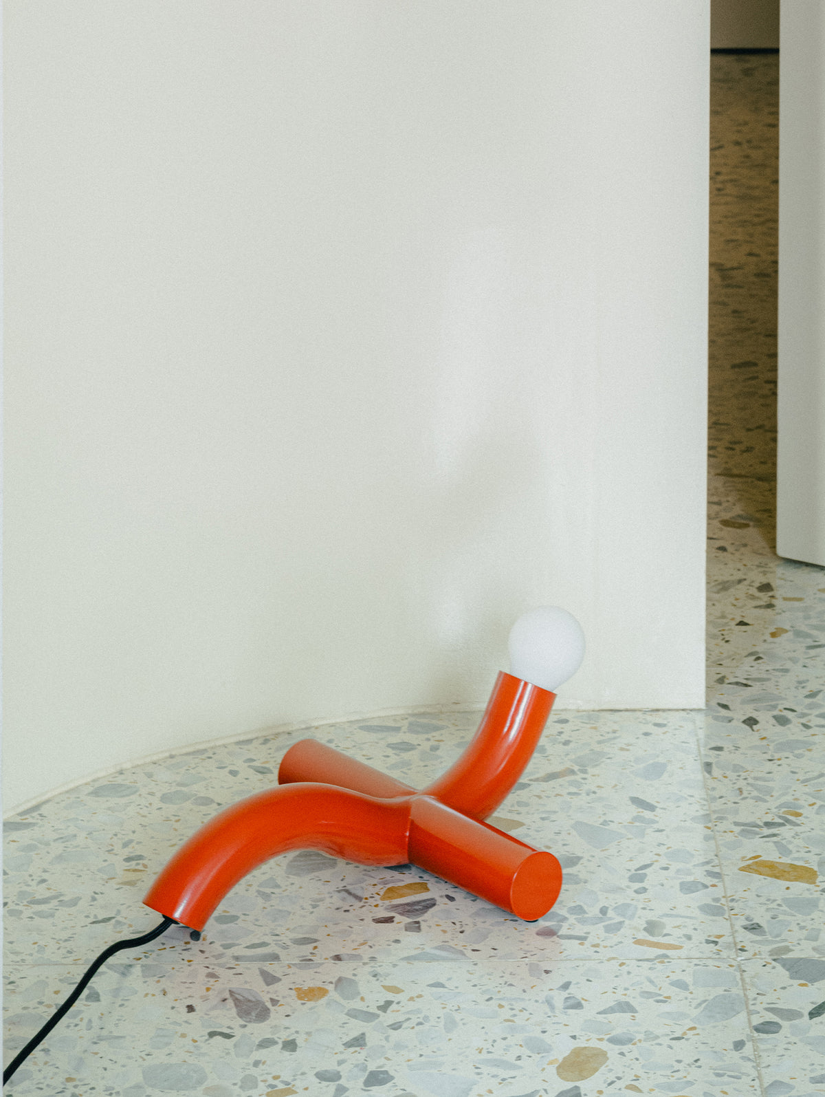 La Due Table Lamp by Valerie Objects - Red