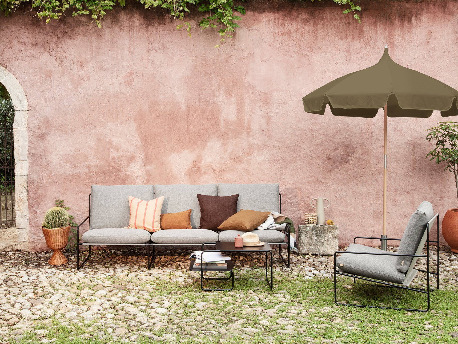 Desert 1-Seater Sofa by Ferm Living - Black Frame / Dark Sand