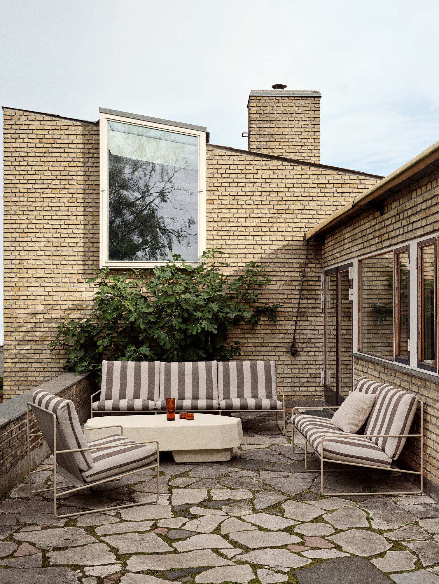 Desert 2-Seater Sofa by Ferm Living - Cashmere Frame / Chocolate Stripe